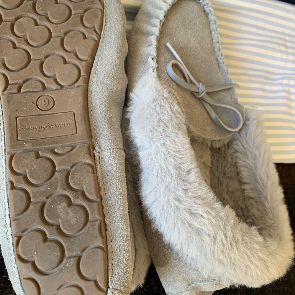 TOMMY BAHAMA SLIPPER. Women’s Size . 9 - Picture 3 of 4